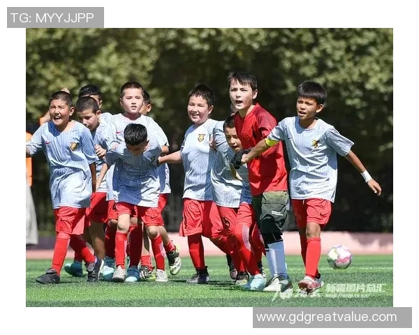 宝中足球:探索青少年足球发展的新机遇与挑战 宝中足球:探索青少年足球发展的新机遇与挑战